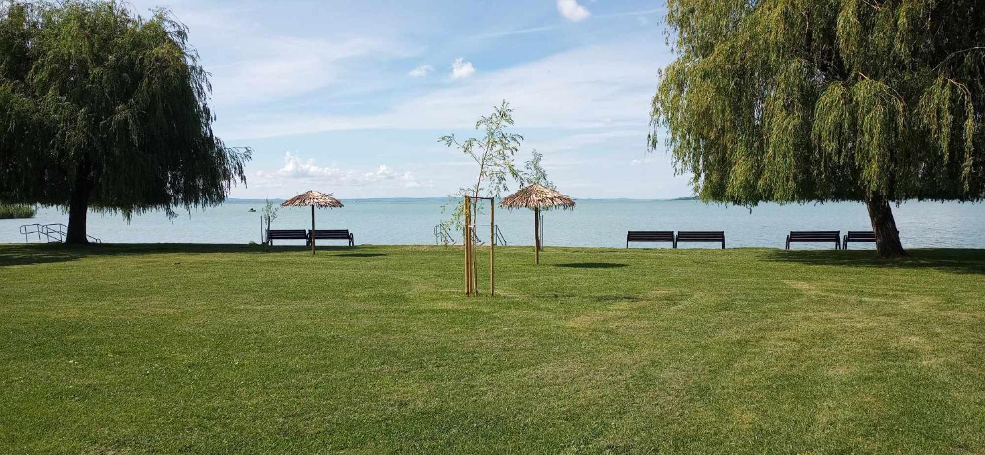 Csodakertes Kishaz Balatonfuzfon Buitenkant foto
